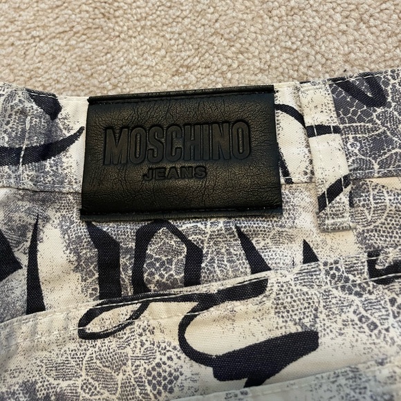Moschino Graffiti Jeans. Limited Addition. Waist 29-30 Leg 30. - Picture 4 of 6